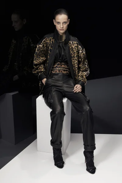 Look 7